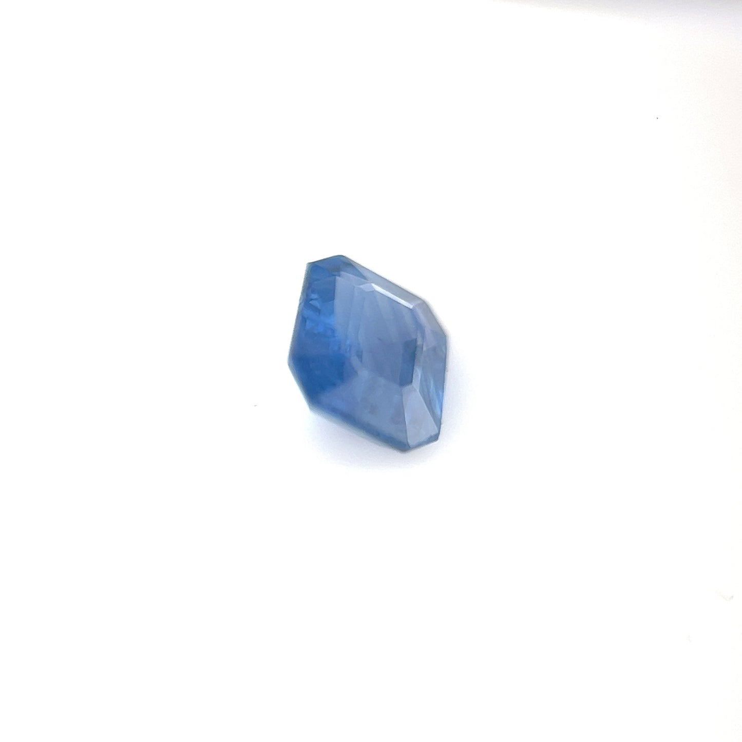 0.90ct Cornflower Blue Sapphire