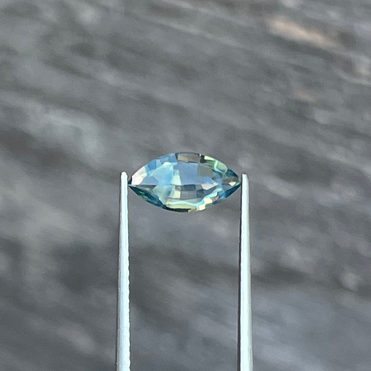 1.23ct Unheated Green Sapphire - 10.05 x 5.39 x 3.25mm