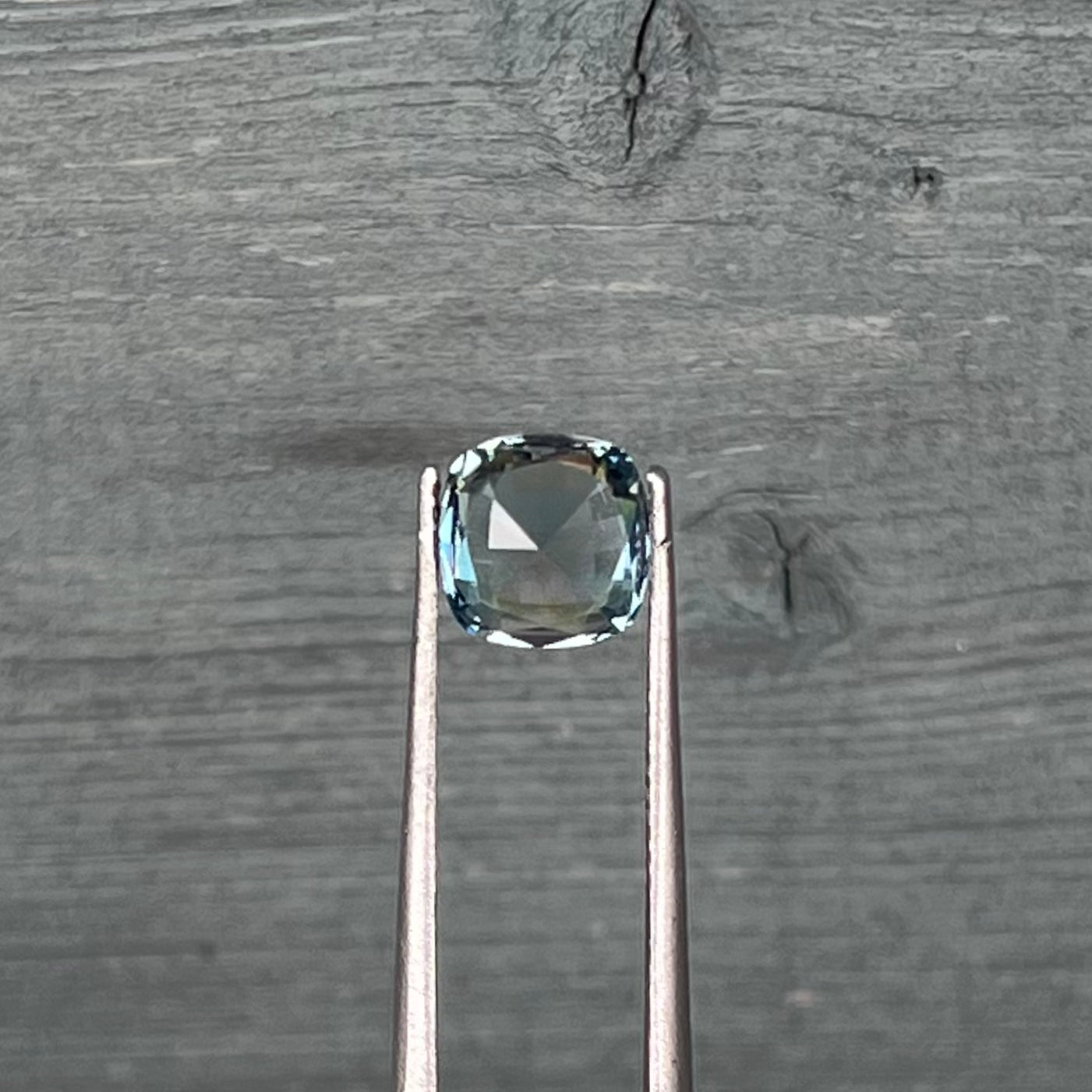 1.75ct Unheated Greenish Blue / Yellow Bi-colour Sapphire - 7.29 x 7.14 x 4.69mm