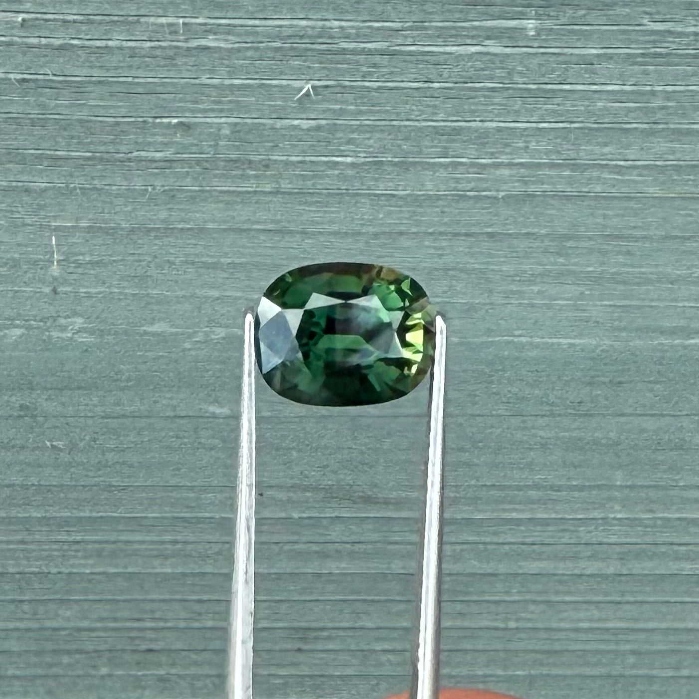 3.81ct Green Sapphire - 9.80 x 7.82 x 5.96mm