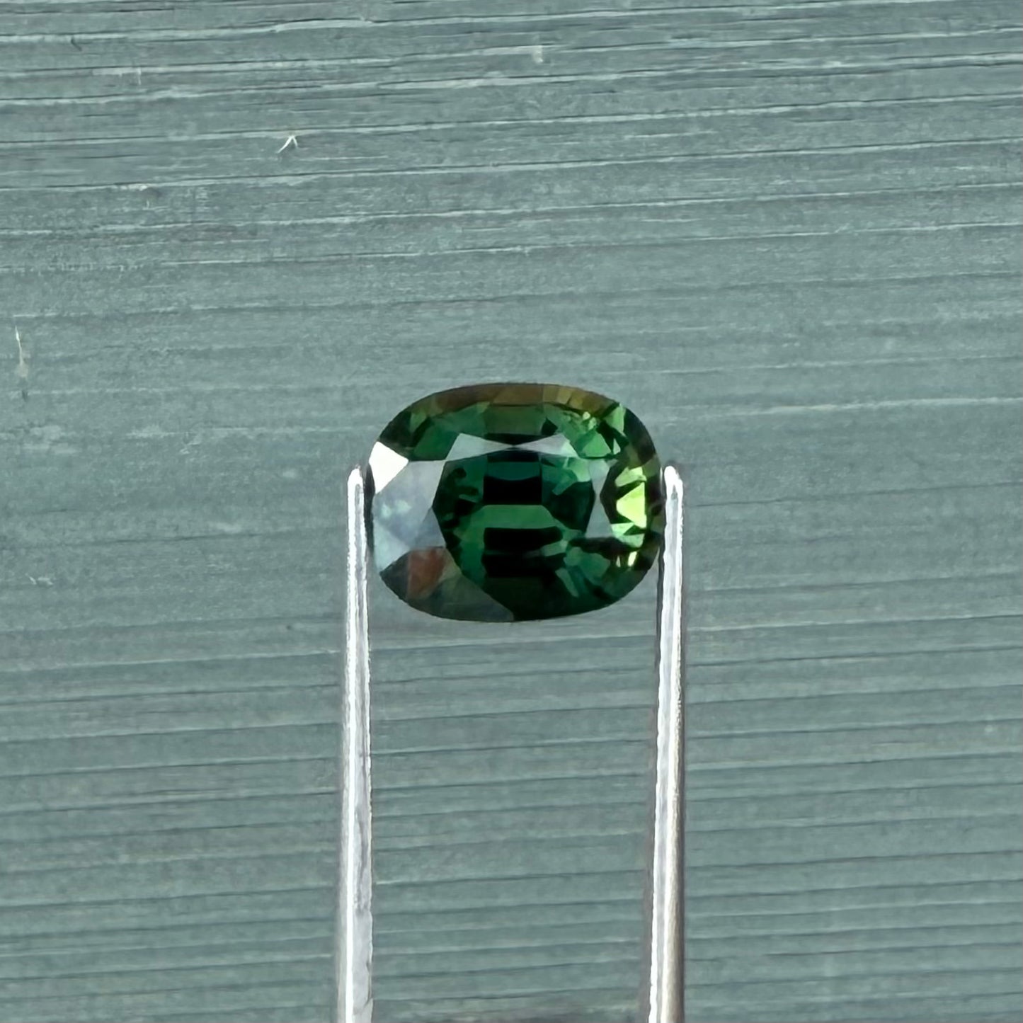 3.81ct Green Sapphire - 9.80 x 7.82 x 5.96mm
