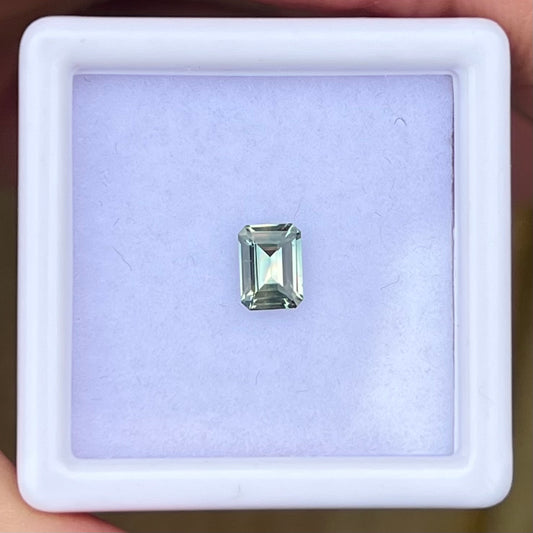 0.45ct Green Bi-colour Sapphire