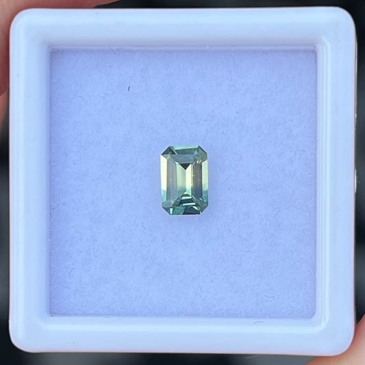 0.52ct Unheated Bi-colour Green & Yellow Sapphire