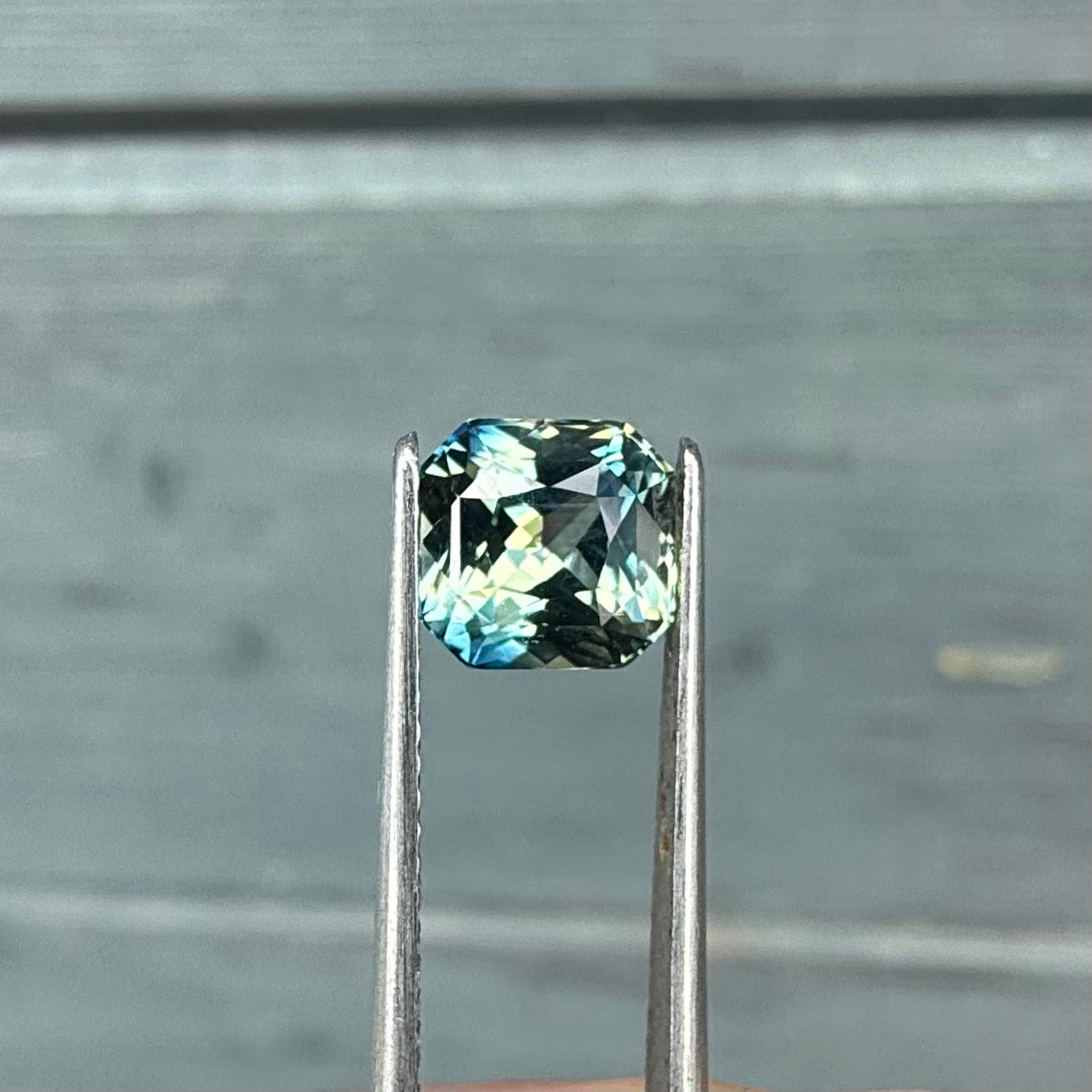 1.79ct Unheated Green Bi-colour Sapphire - 6.36 x 6.19 x 4.76mm