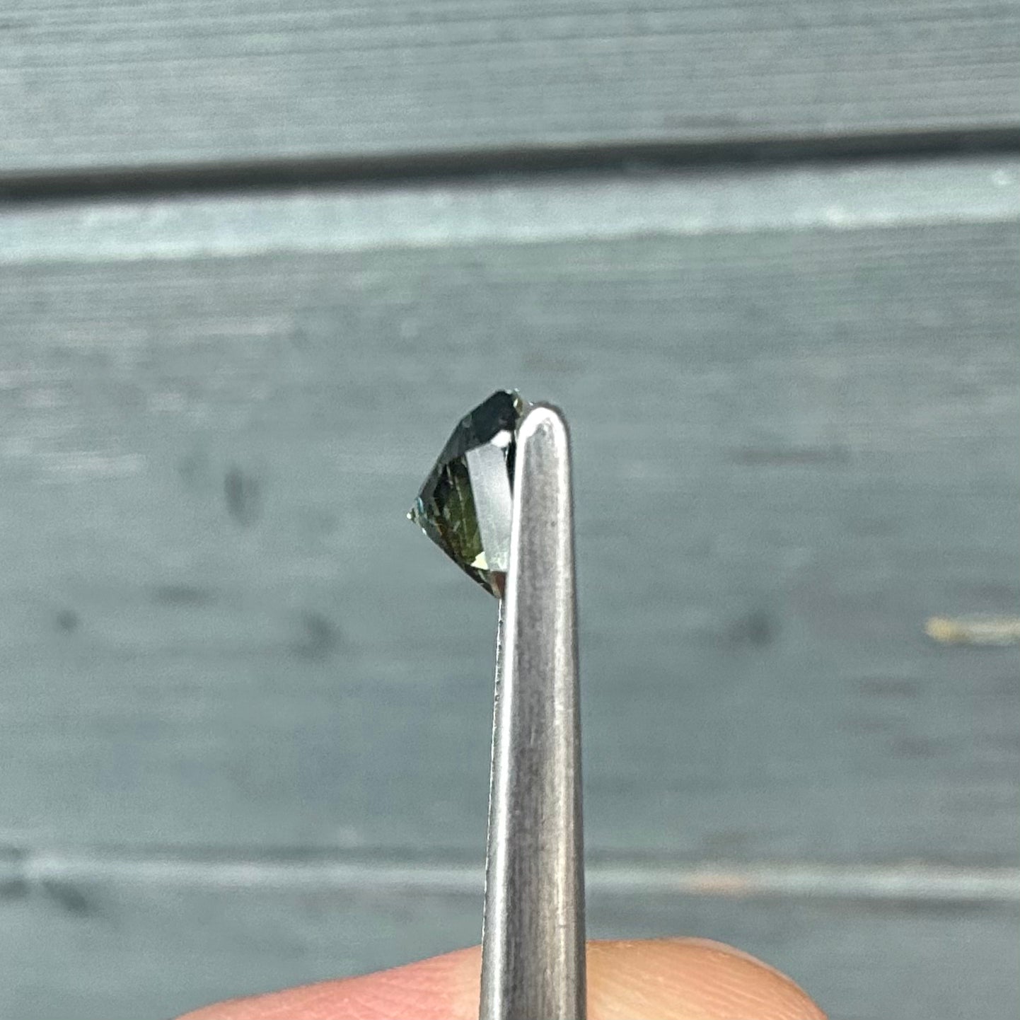1.79ct Unheated Green Bi-colour Sapphire - 6.36 x 6.19 x 4.76mm