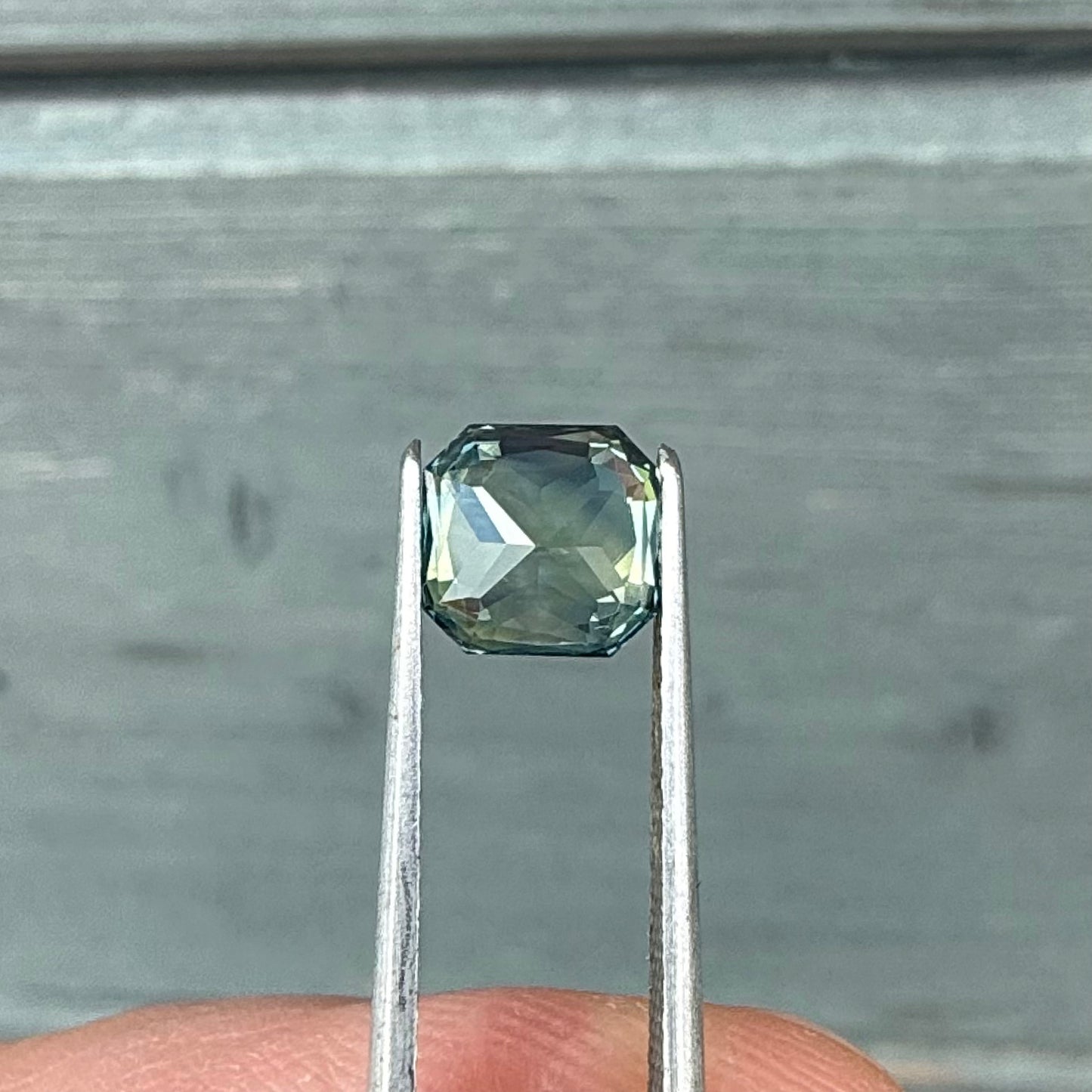 1.79ct Unheated Green Bi-colour Sapphire - 6.36 x 6.19 x 4.76mm