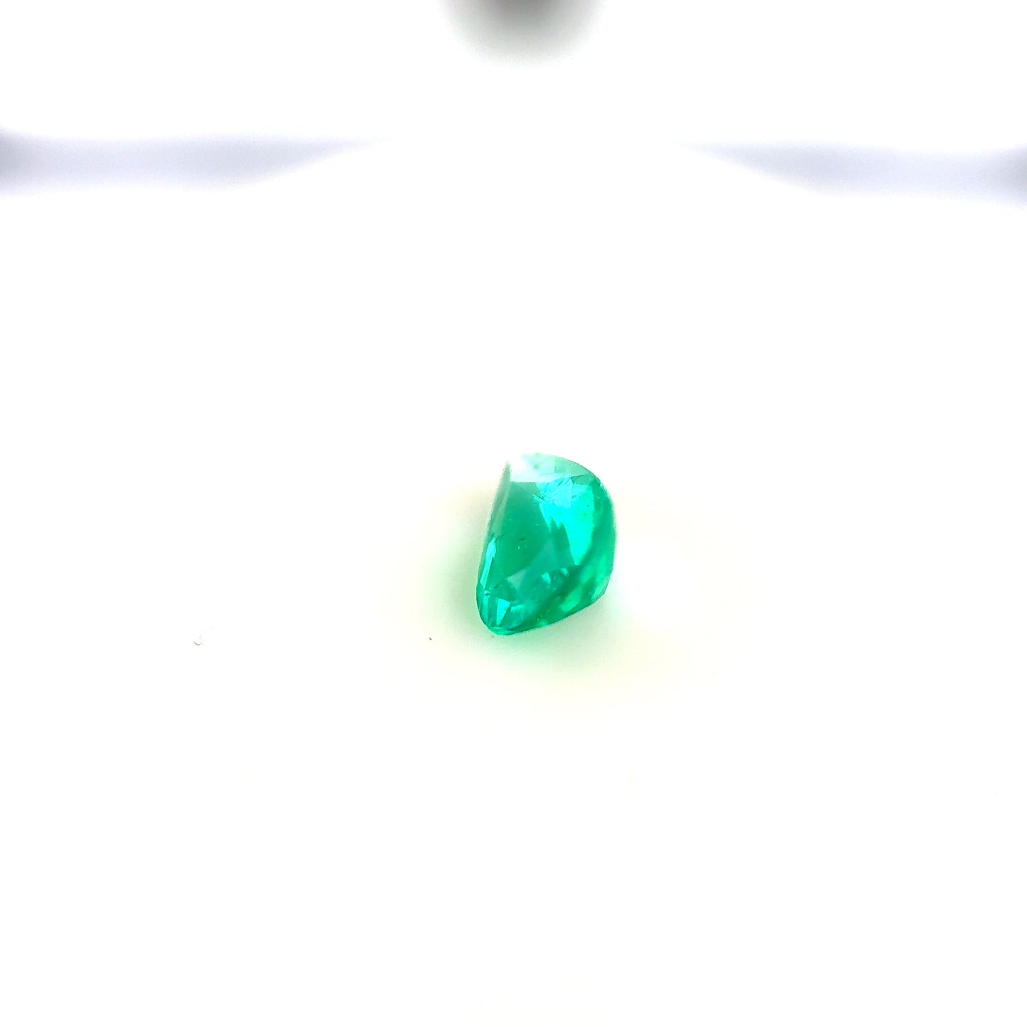 0.42ct Emerald - 6.81 x 4.68 x 2.56mm