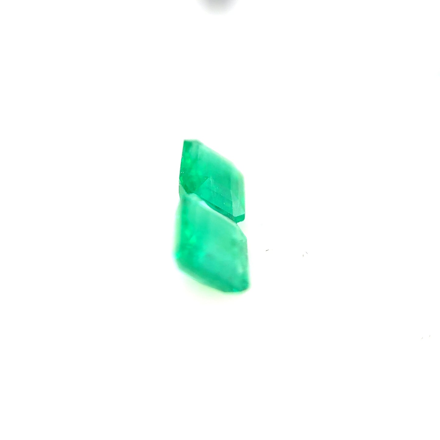 1.32ct Emerald Pair - 5.52 x 4.74 x 3.25mm / 5.54 x 4.81 x 3.14mm