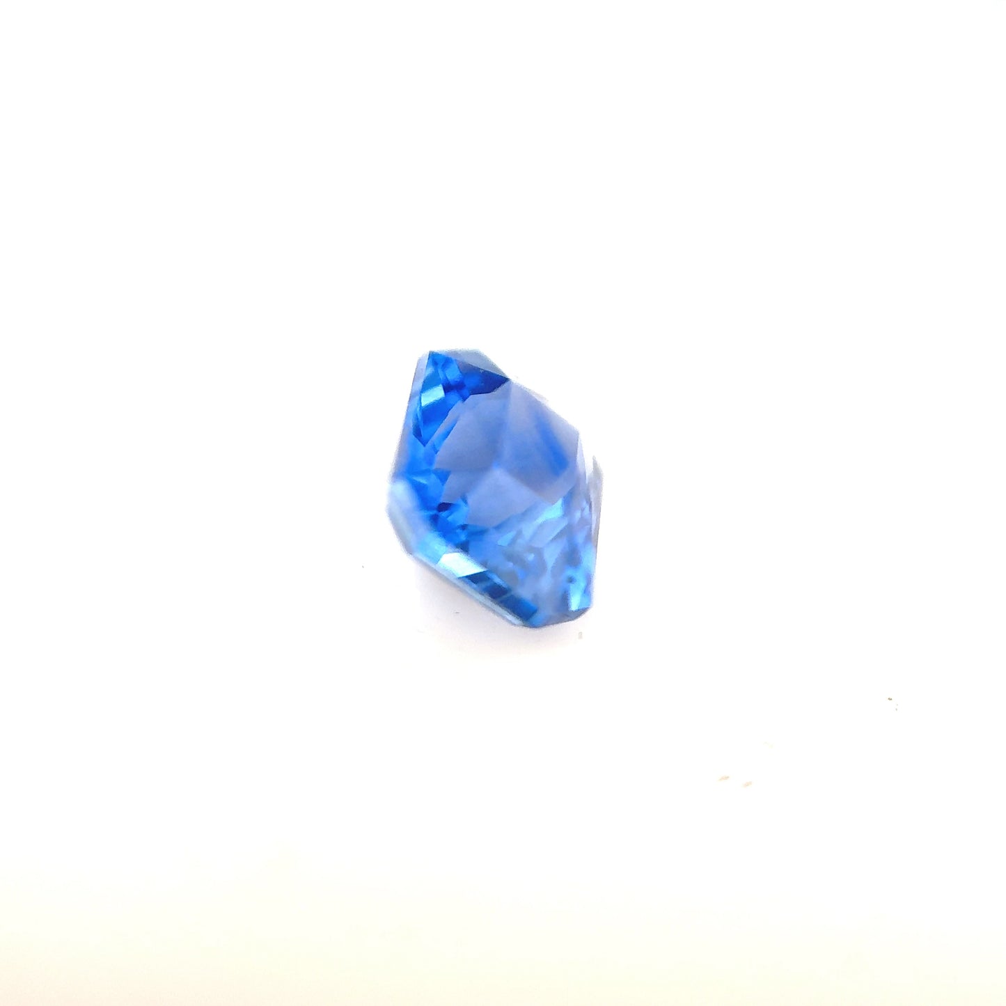 1.57ct Medium Cornflower Blue Sapphire - 6.92 x 5.32 x 4.12mm