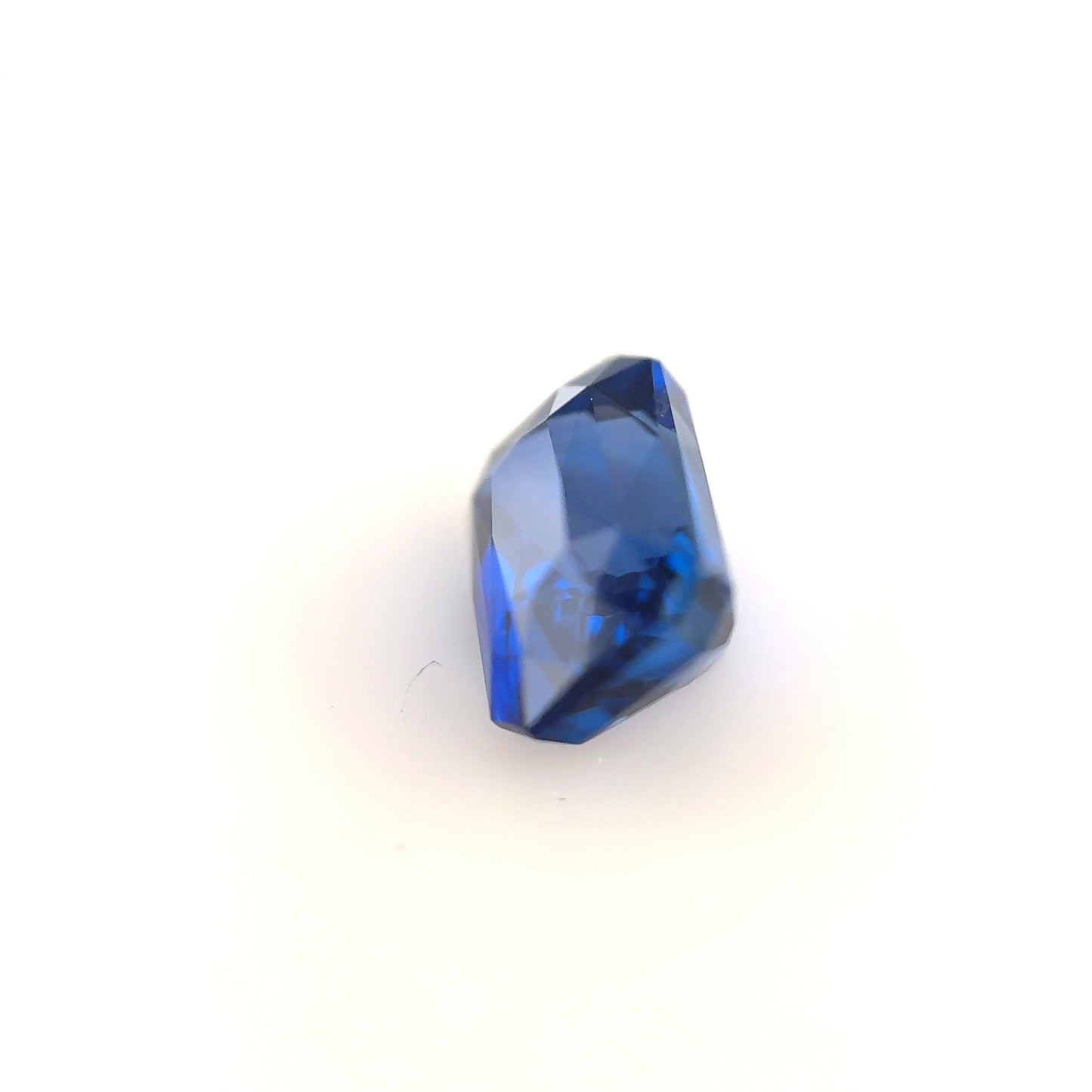 2.27ct Royal Blue Sapphire - 7.71 x 5.73 x 4.92mm