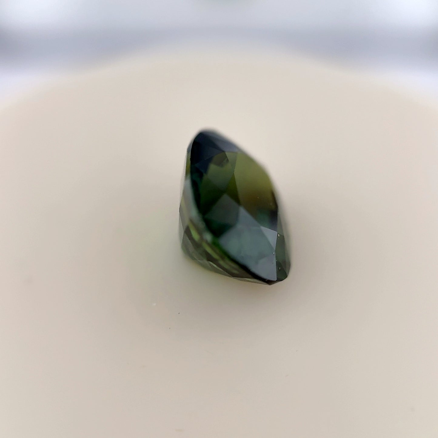 3.81ct Green Sapphire - 9.80 x 7.82 x 5.96mm
