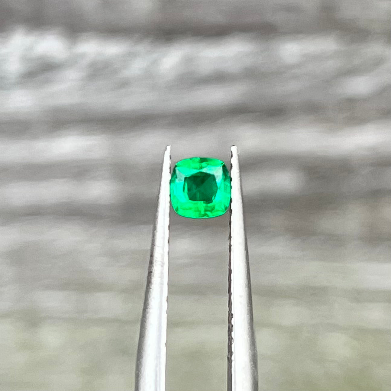 0.25ct Vivid Green Emerald